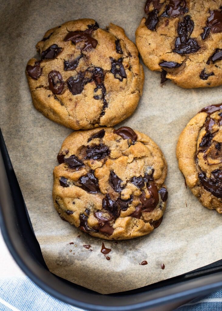 air fryer chocolate chip cookies