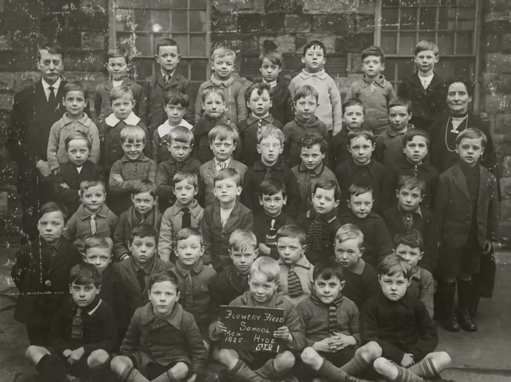 1900's school class photo