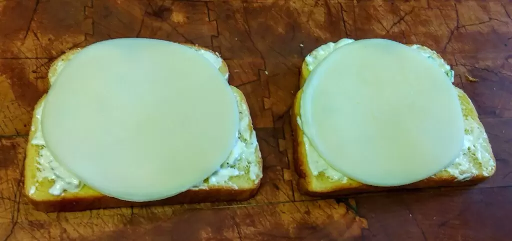 bread with provolone cheese