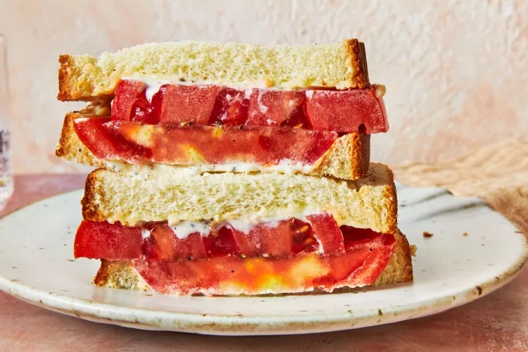 southern tomato sandwich