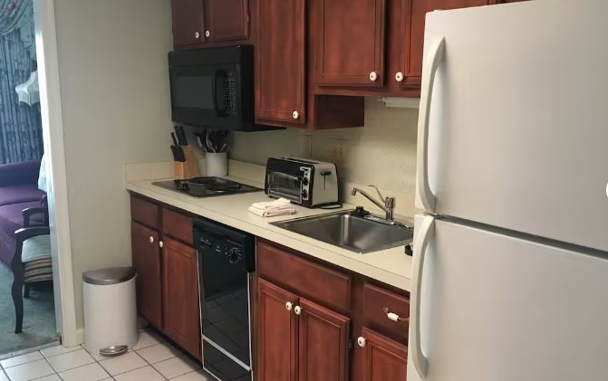 Boardwalk Plaza Hotel Efficiency apartmment galley kitchen